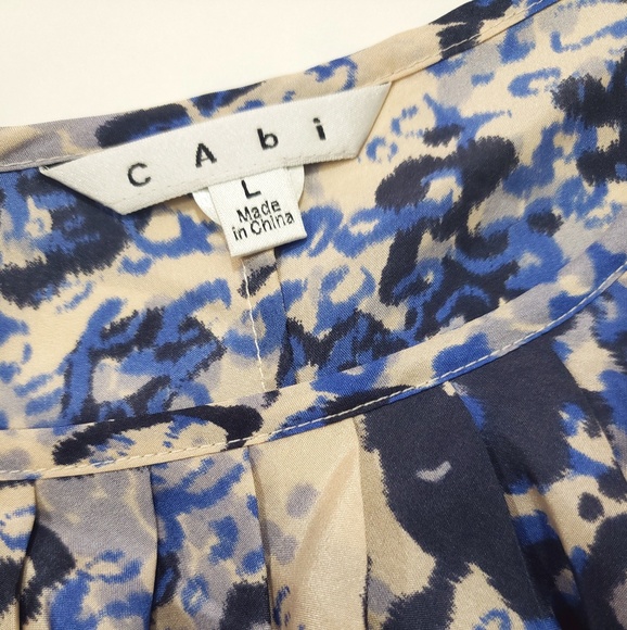 🌸CAbi 100% Silk Women's Blouse - Picture 3 of 8